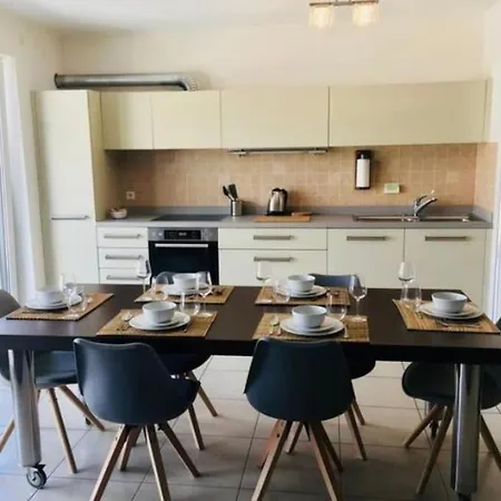 Two Bedrooms Flat In City Center W Terrace&parking Apartment